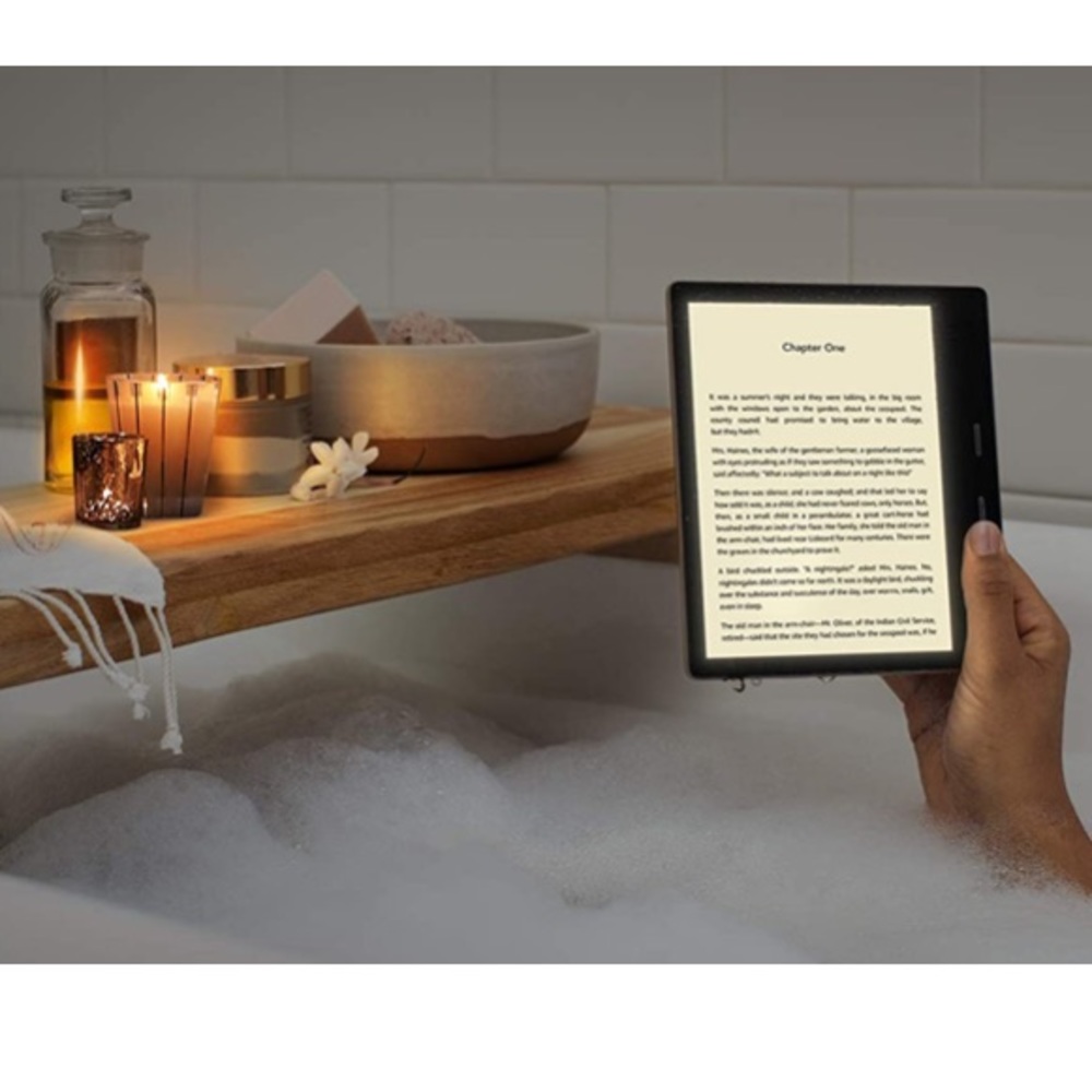 Kindle oasis in champagne gold with pink case